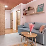 Nice To Host You - Praskie Klimaty